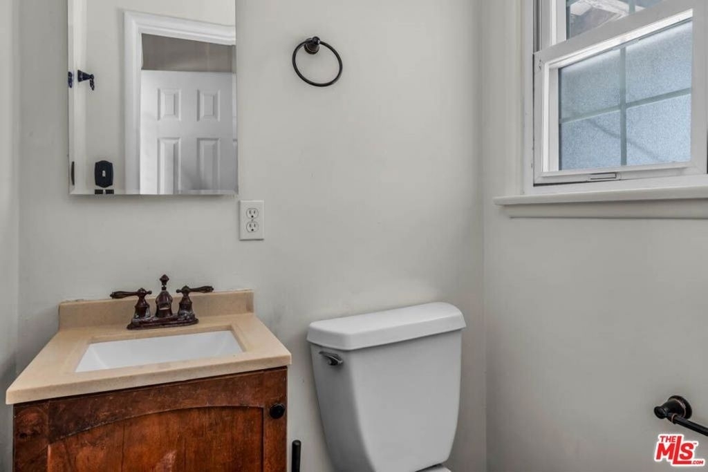 7318 W 88th Street - Photo 10