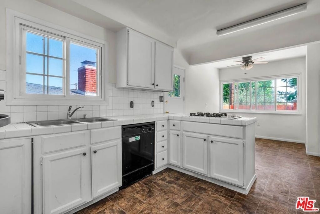 7318 W 88th Street - Photo 9