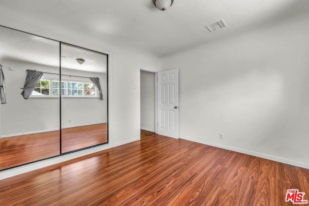7318 W 88th Street - Photo 25