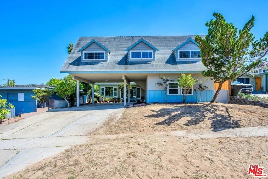 7318 W 88th Street - Photo 1