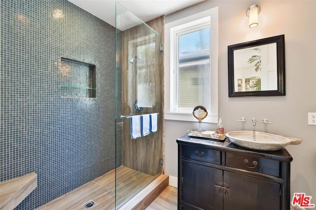 749 Milwood Avenue - Photo 14