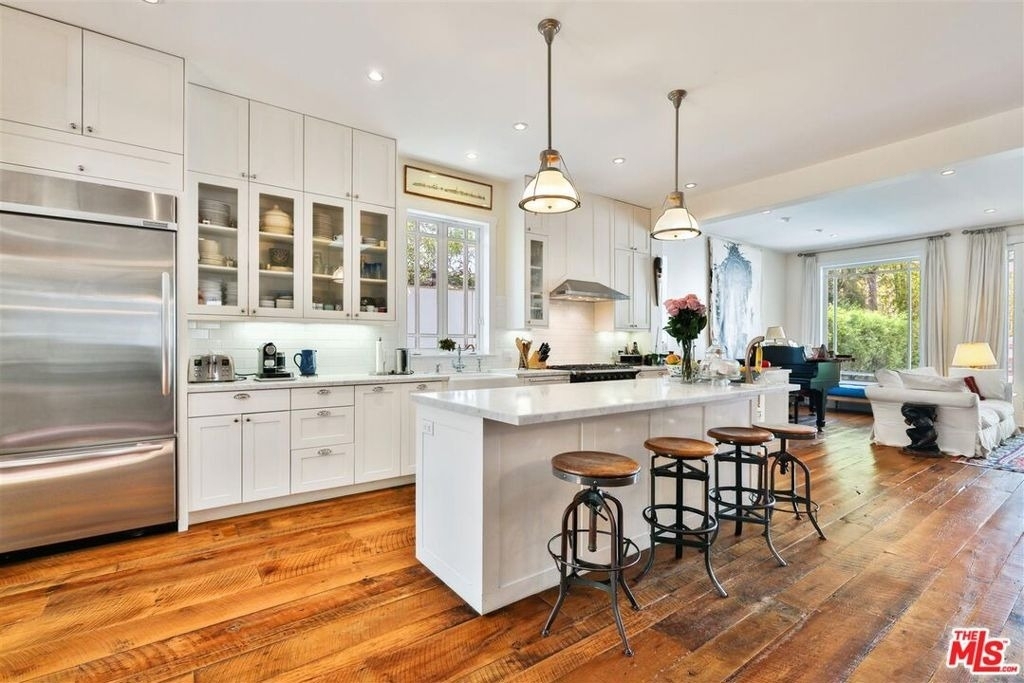 749 Milwood Avenue - Photo 1