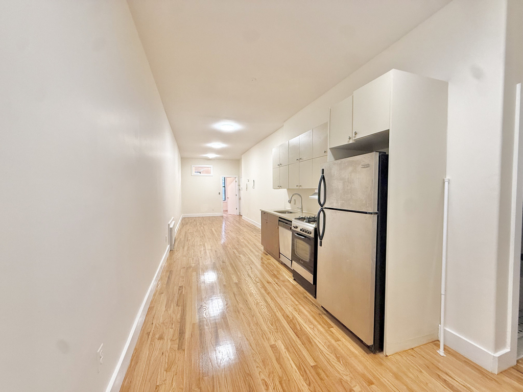 253 Stockholm Street - Photo 2