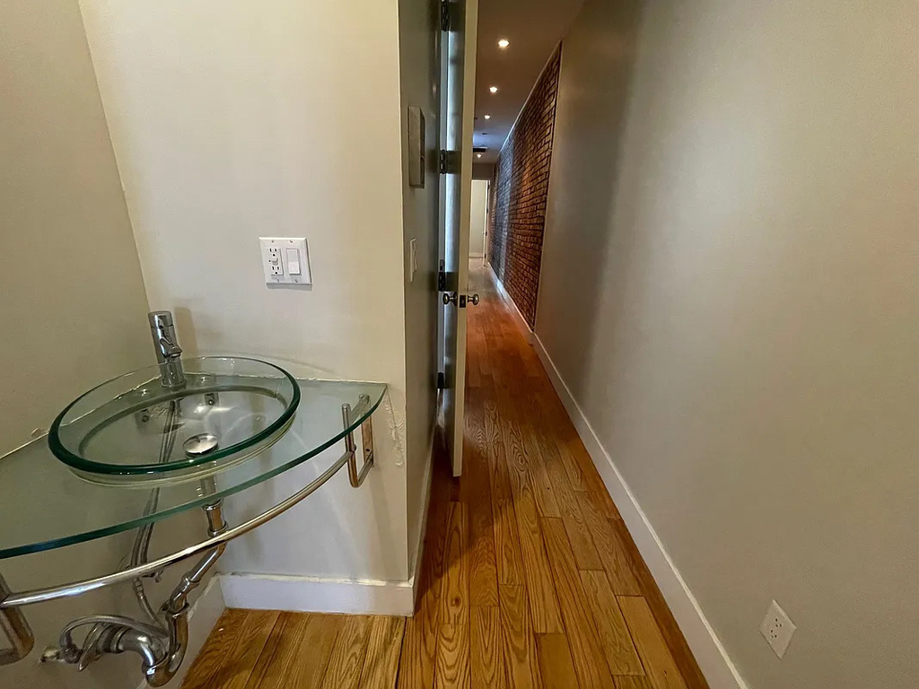 772 Jefferson Avenue - Photo 6