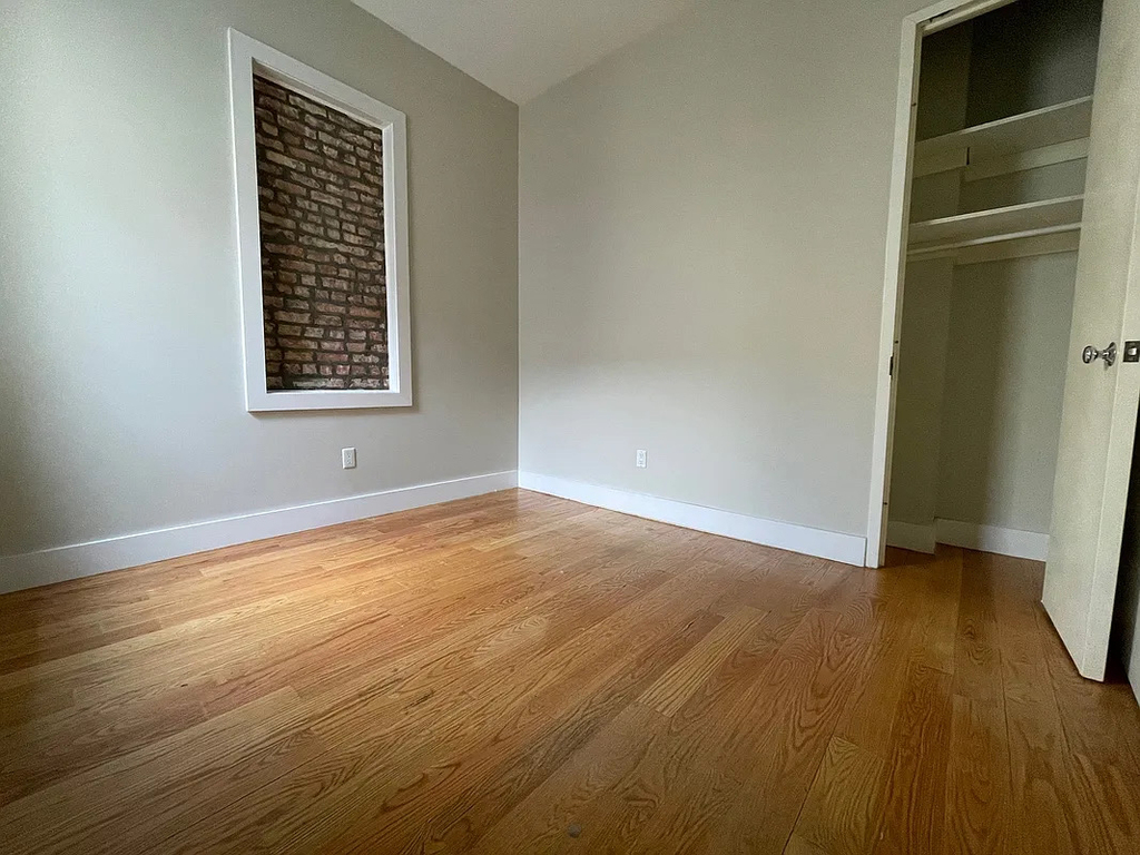 772 Jefferson Avenue - Photo 3