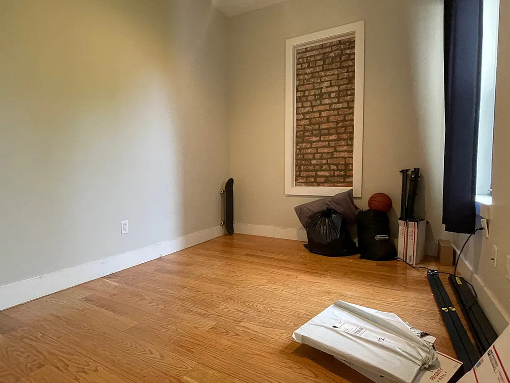 772 Jefferson Avenue - Photo 2
