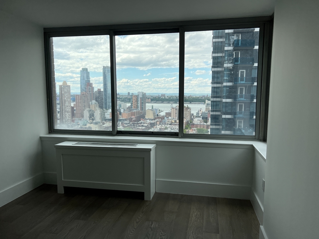47th St & 8th Ave - Photo 5