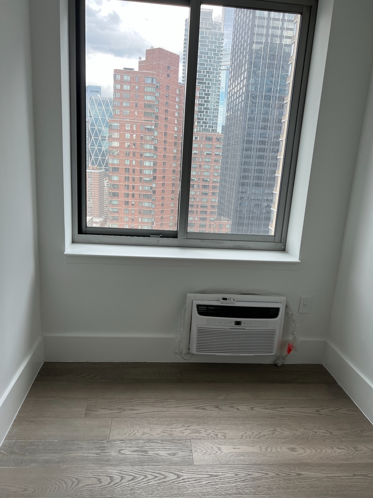 47th St & 8th Ave - Photo 11