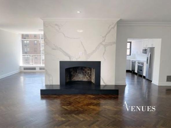 E 69th St, - Photo 0