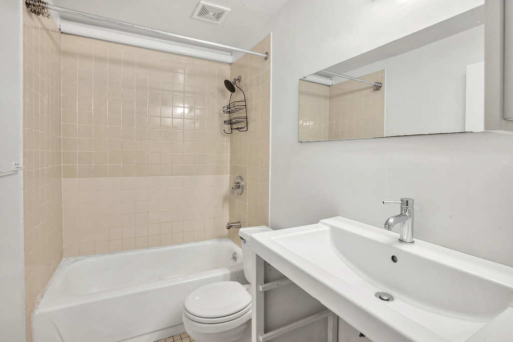 457 Clinton Ave - Photo 5