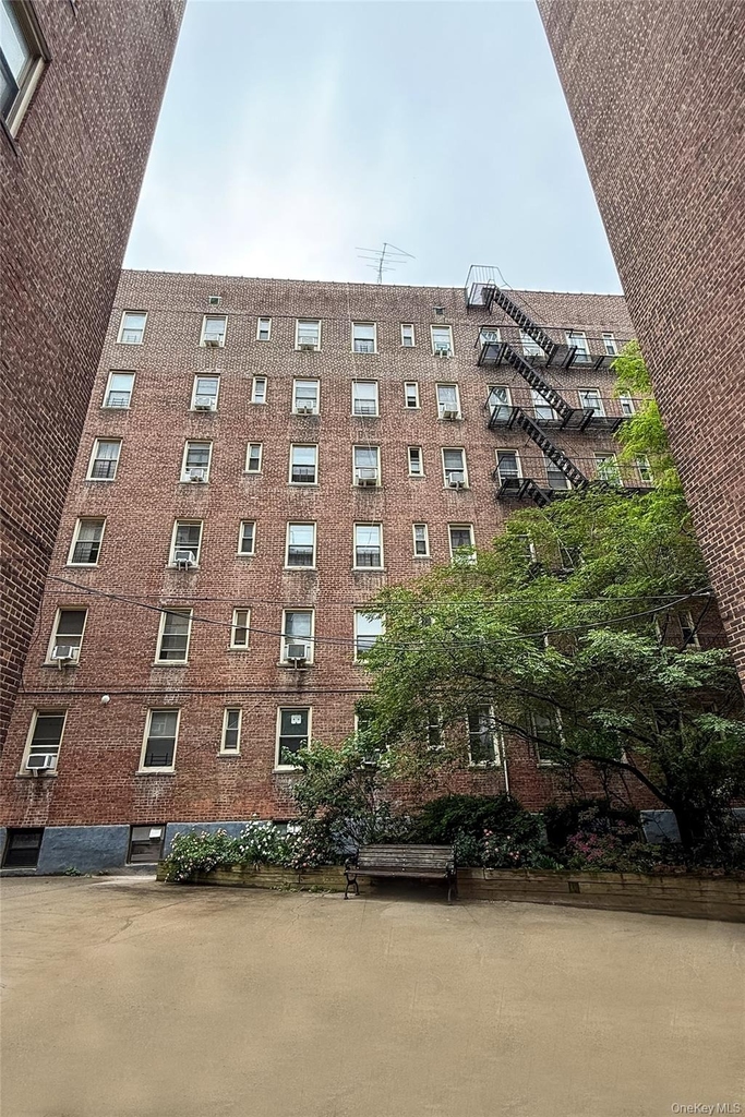41-30 46th Street - Photo 15