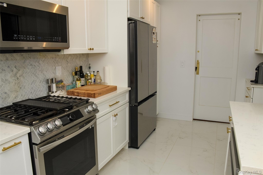 41-30 46th Street - Photo 7