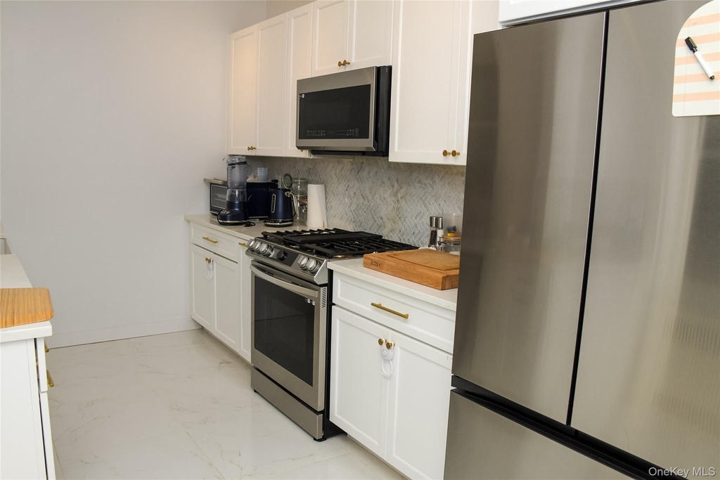 41-30 46th Street - Photo 8