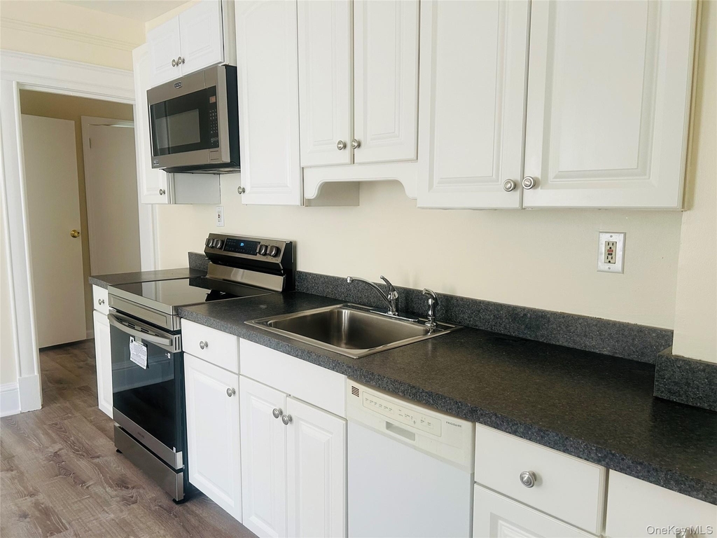 46 Totten Place - Photo 2
