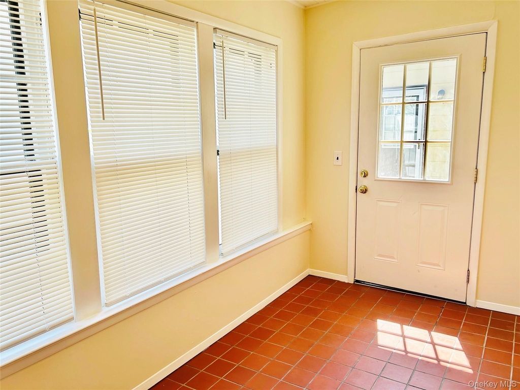 46 Totten Place - Photo 8