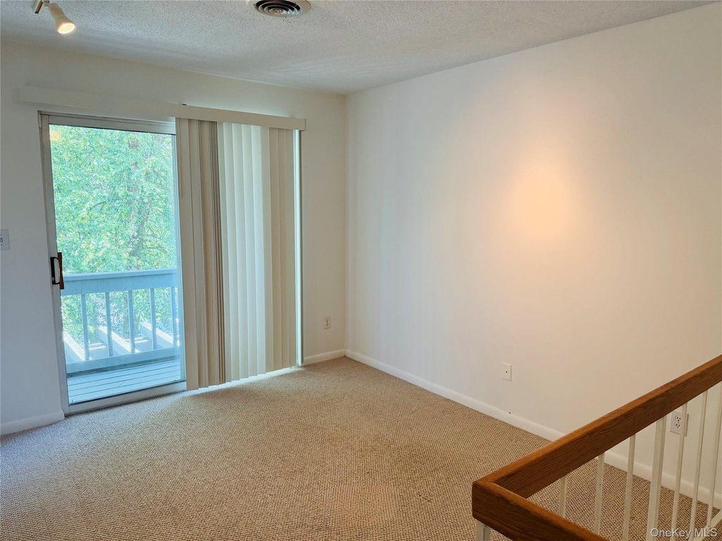 15 Pond Drive W - Photo 6