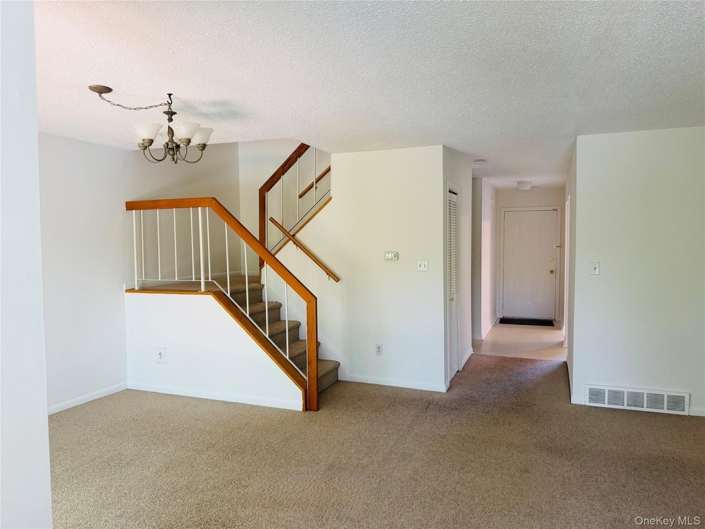 15 Pond Drive W - Photo 5