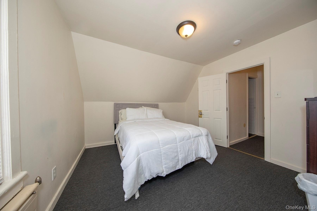 72-74 Pearsall Avenue - Photo 9