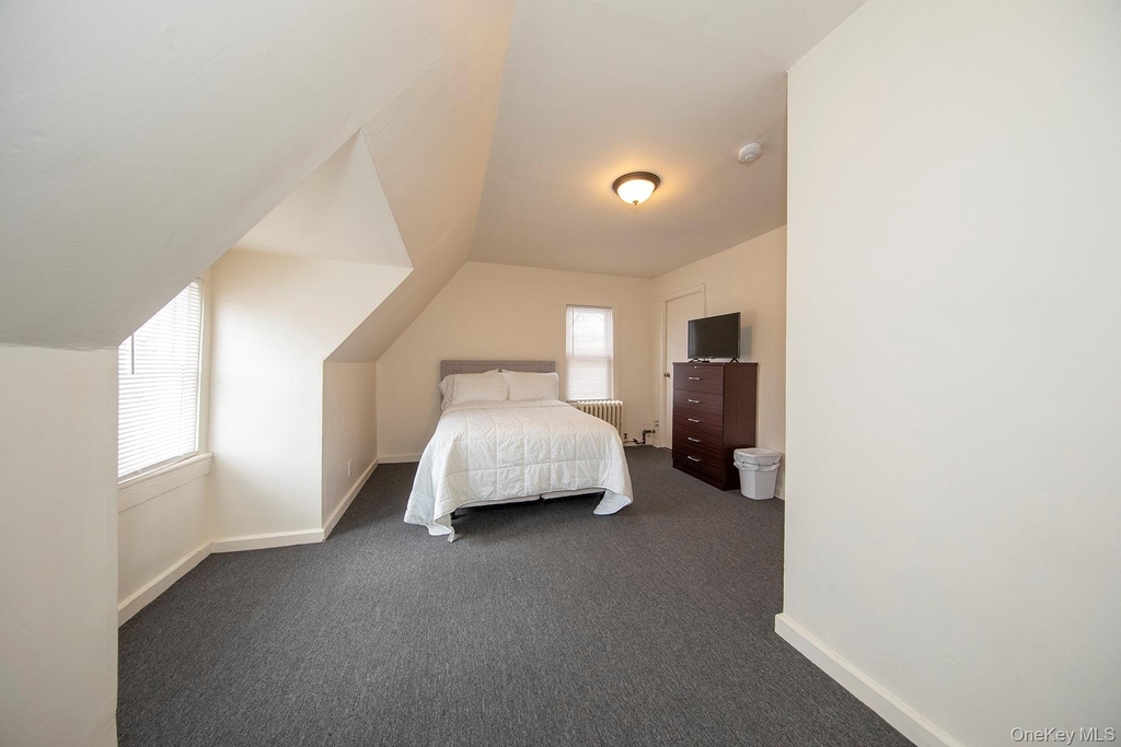 72-74 Pearsall Avenue - Photo 10