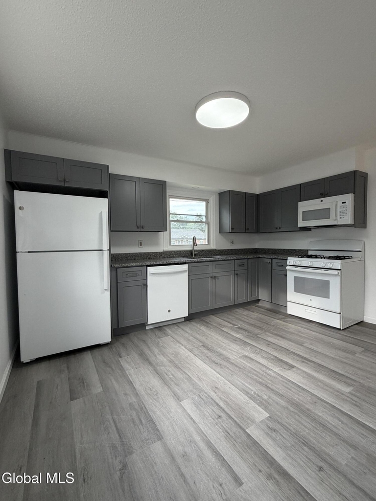 5 Saybrook Drive - Photo 4