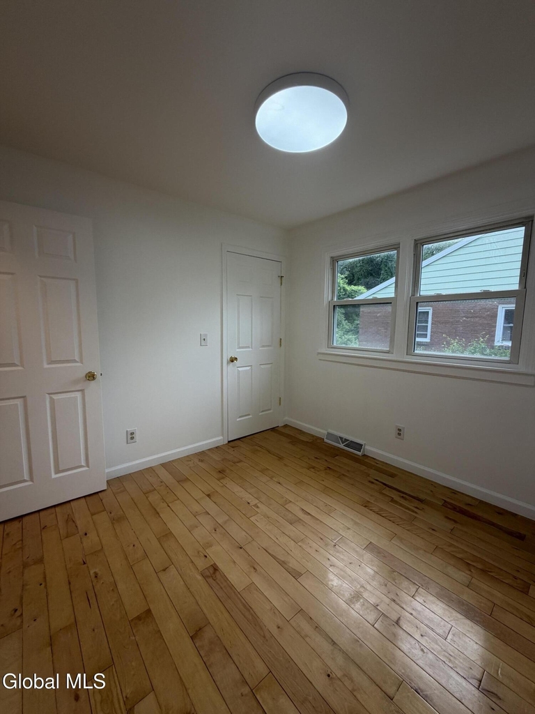5 Saybrook Drive - Photo 13