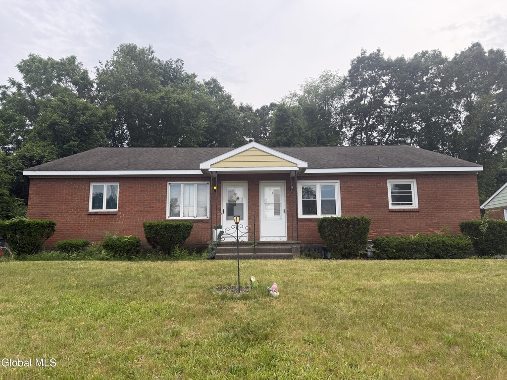 5 Saybrook Drive - Photo 1