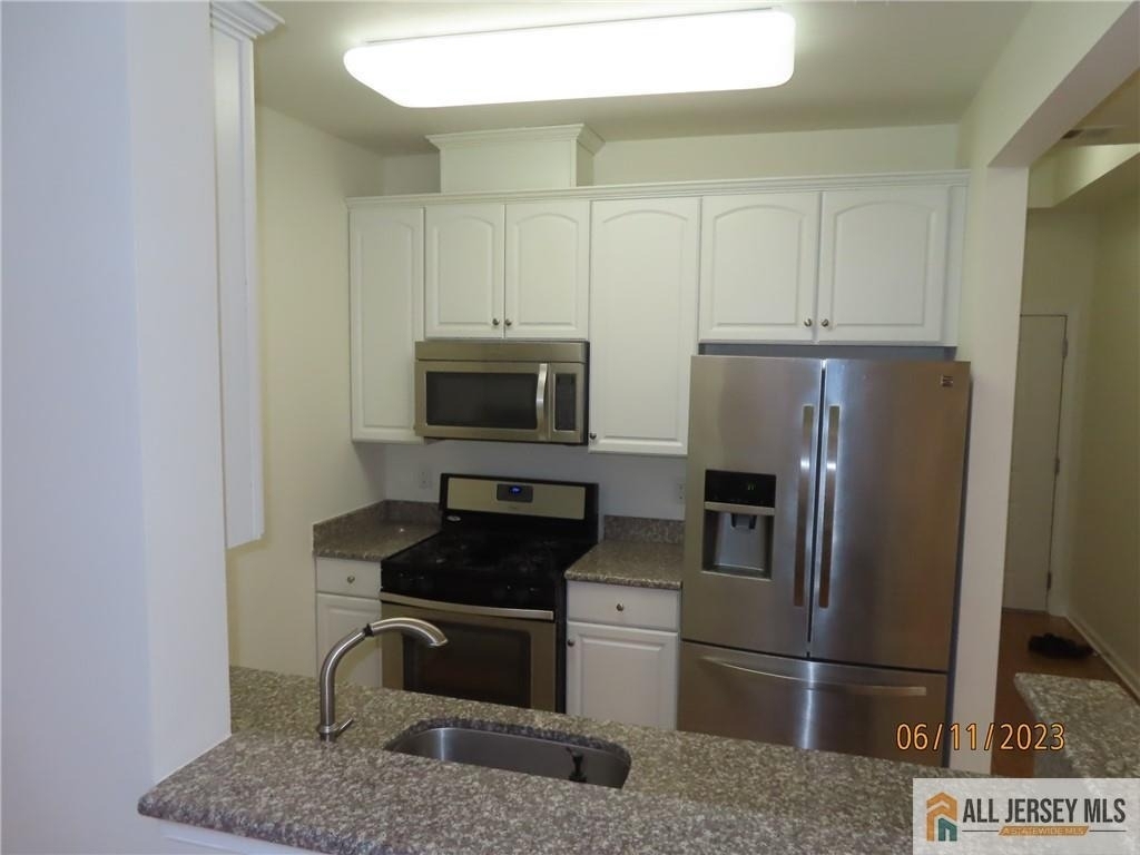 544 E Celebration Way - Photo 3