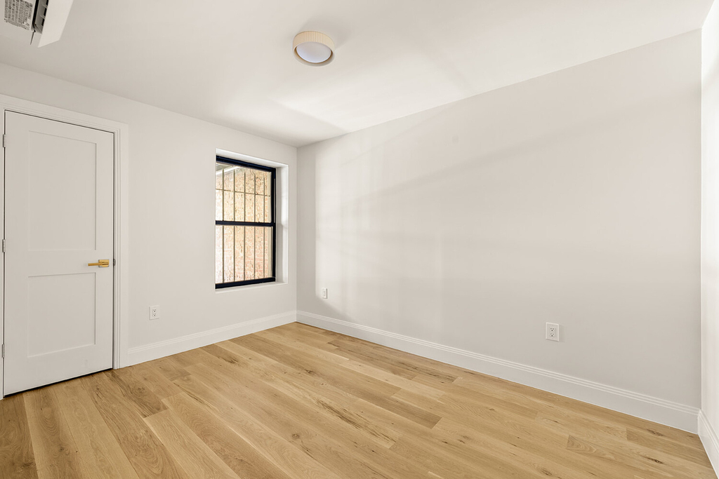 599 Van Buren Street - Photo 3