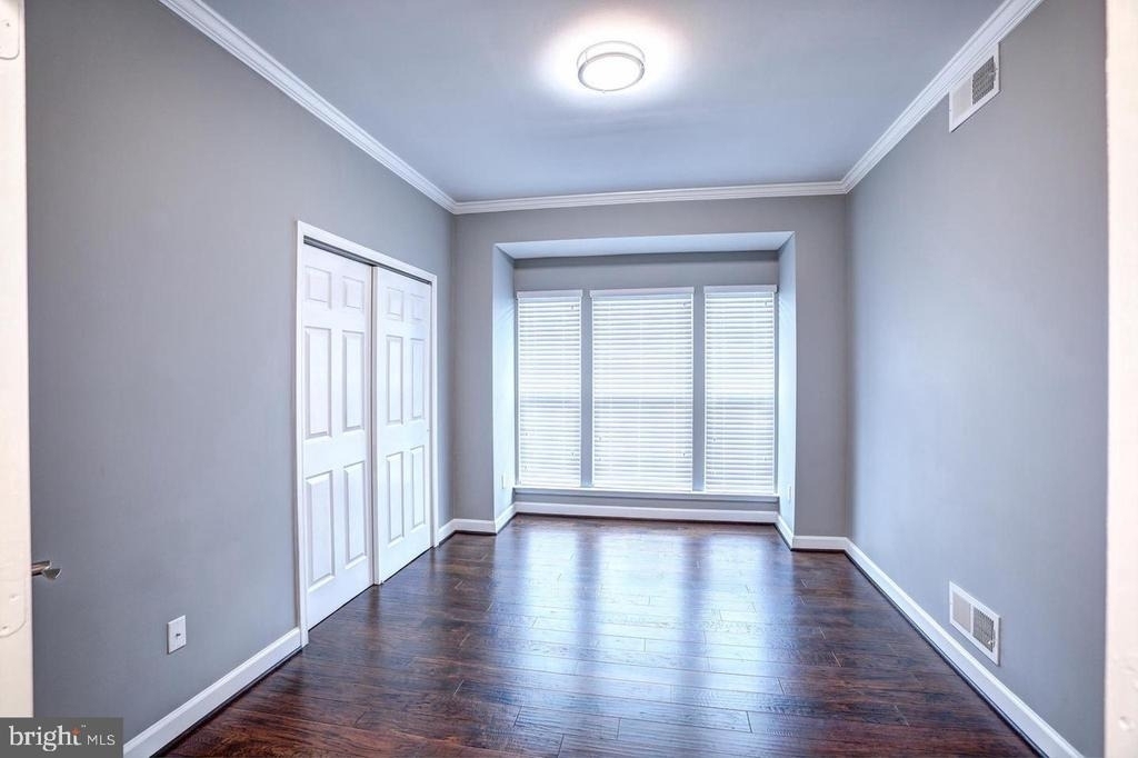 21441 Humbolt Square - Photo 9
