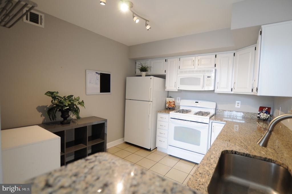 12205 Fairfield House Drive - Photo 16