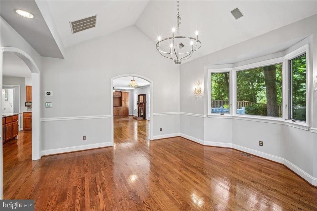 2018 Swan Terrace - Photo 32