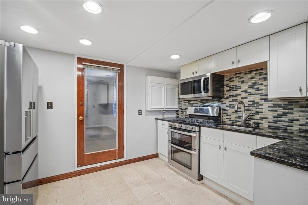 2018 Swan Terrace - Photo 52