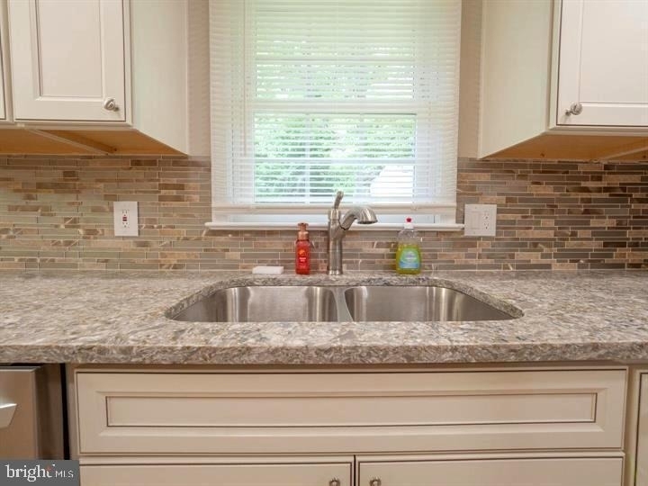 314 Elmwood Drive - Photo 9
