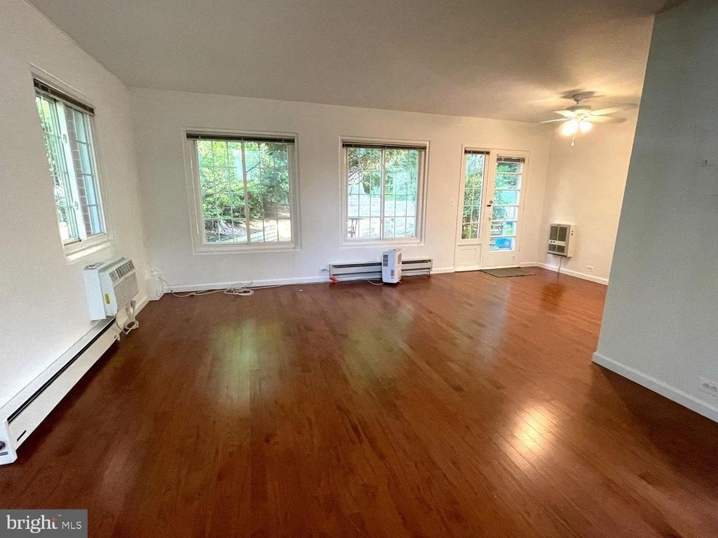 1643 Preston Road - Photo 4