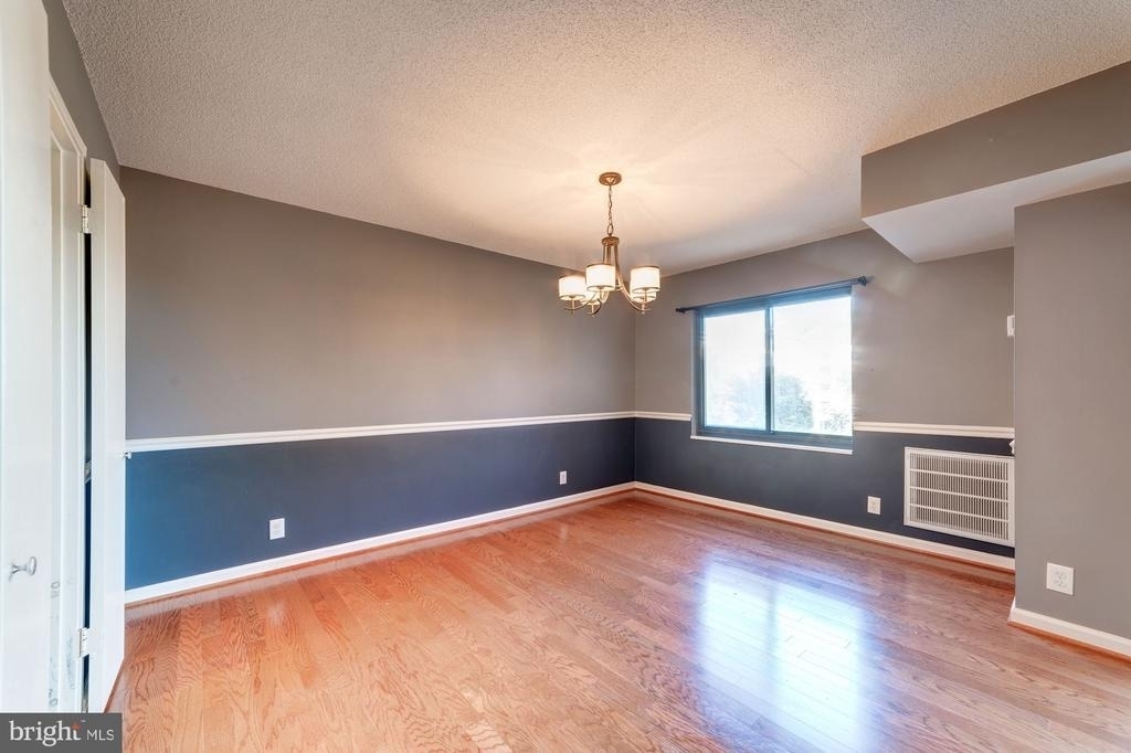 203 Yoakum Parkway - Photo 10