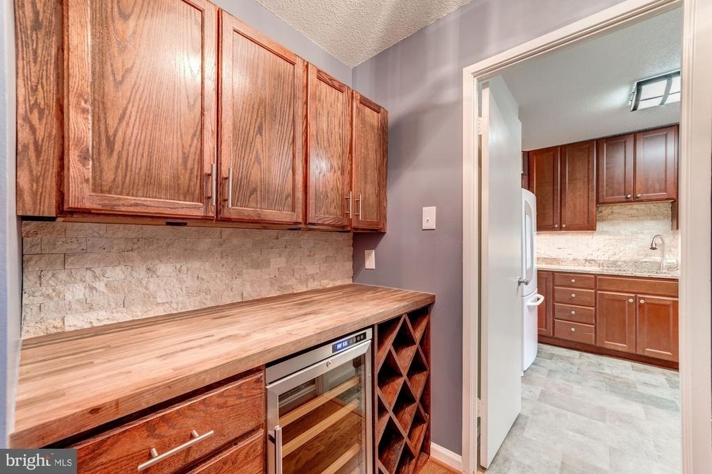 203 Yoakum Parkway - Photo 6