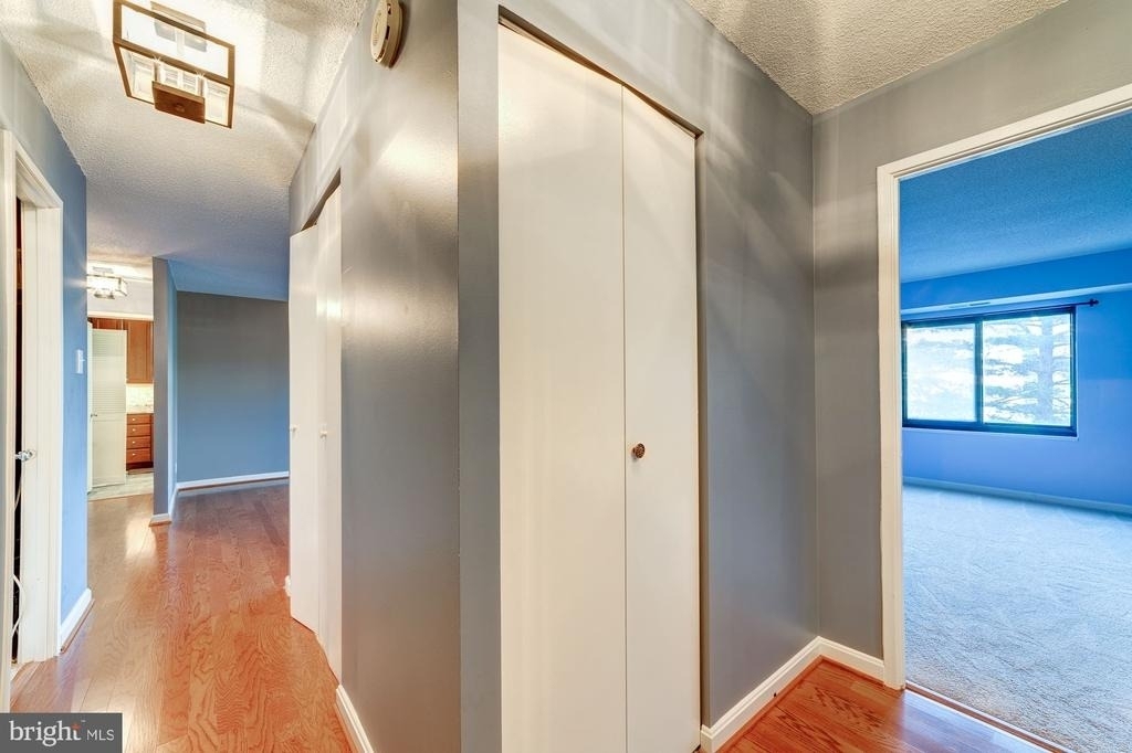 203 Yoakum Parkway - Photo 19