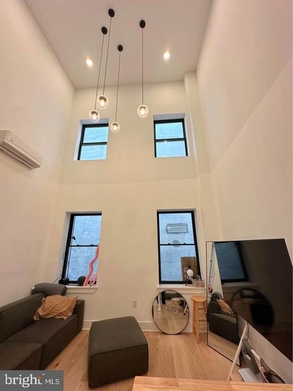 136 Chestnut Street - Photo 3