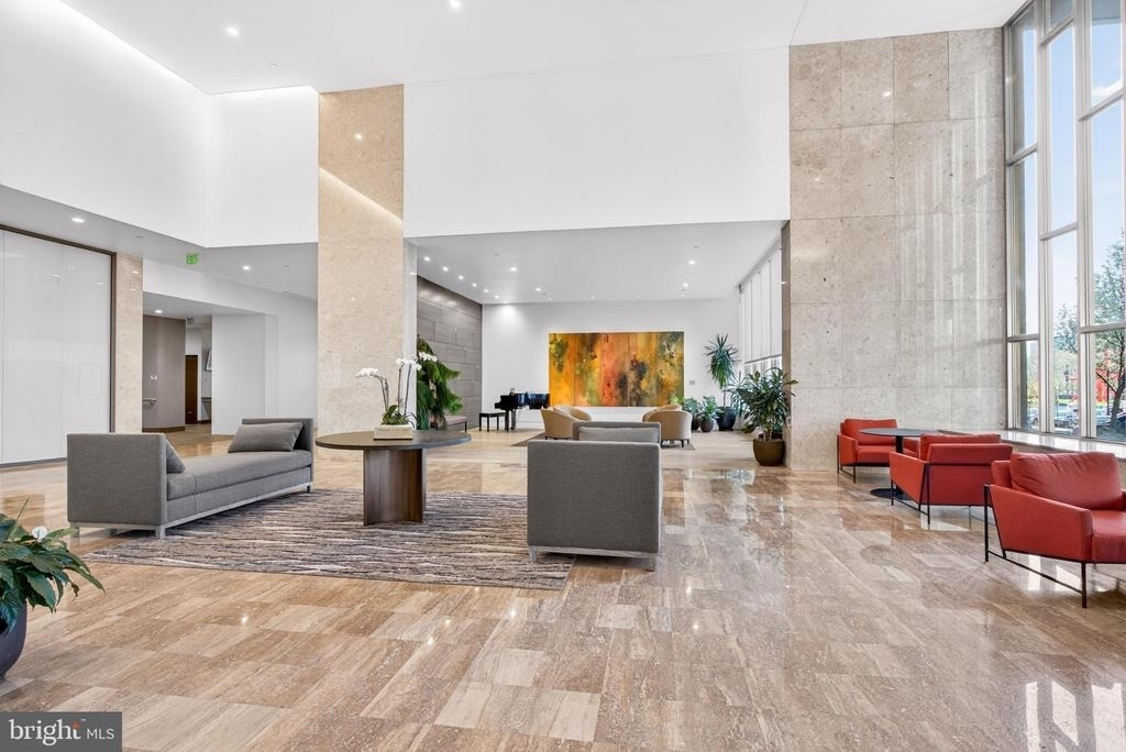 2401 Pennsylvania Avenue - Photo 8
