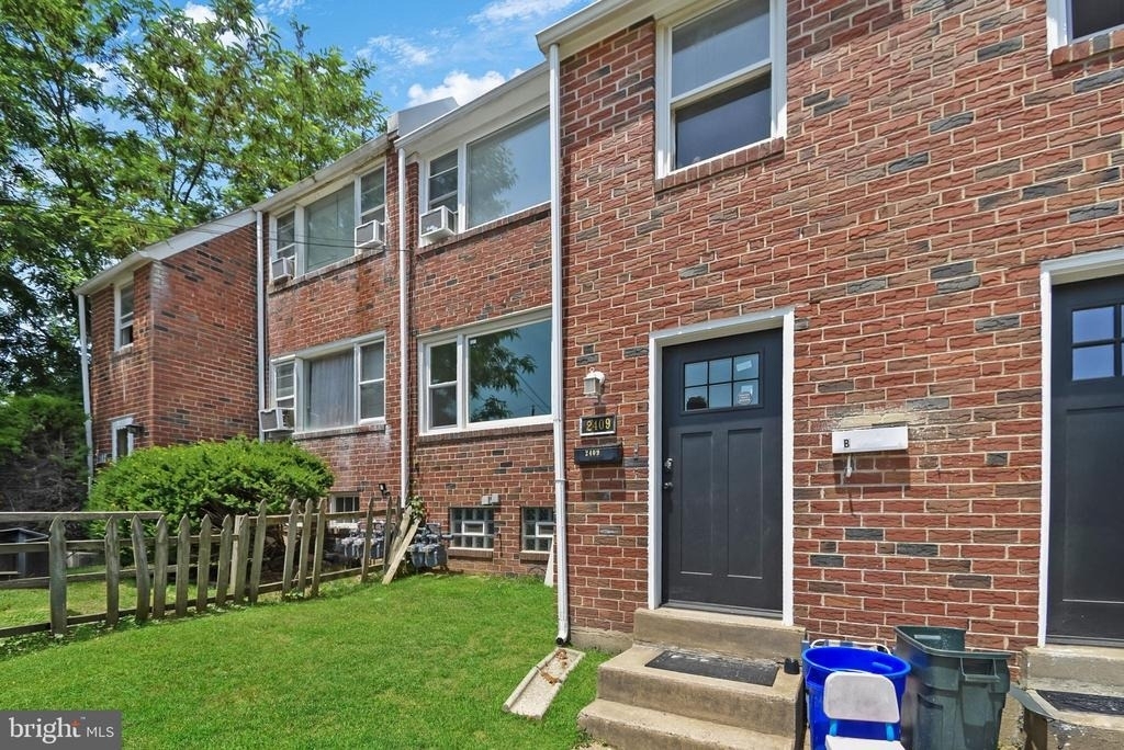 2409 Manor Road - Photo 7