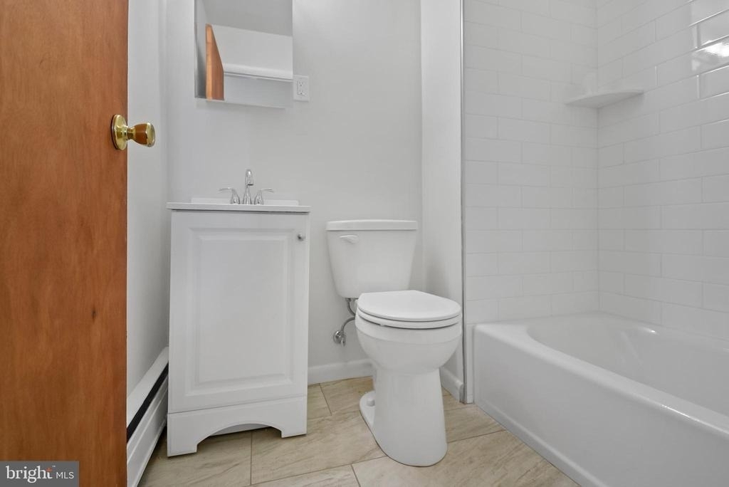 2409 Manor Road - Photo 6