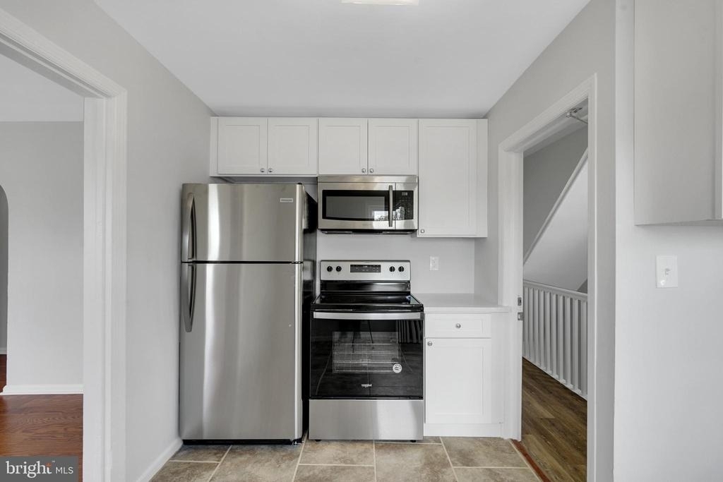 121 E Browning Road - Photo 10