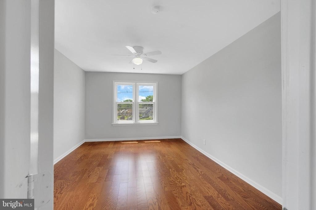 121 E Browning Road - Photo 12
