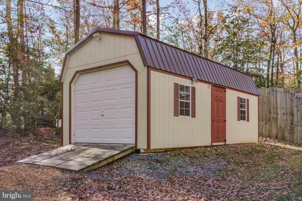 22397 Armstrong Drive - Photo 3