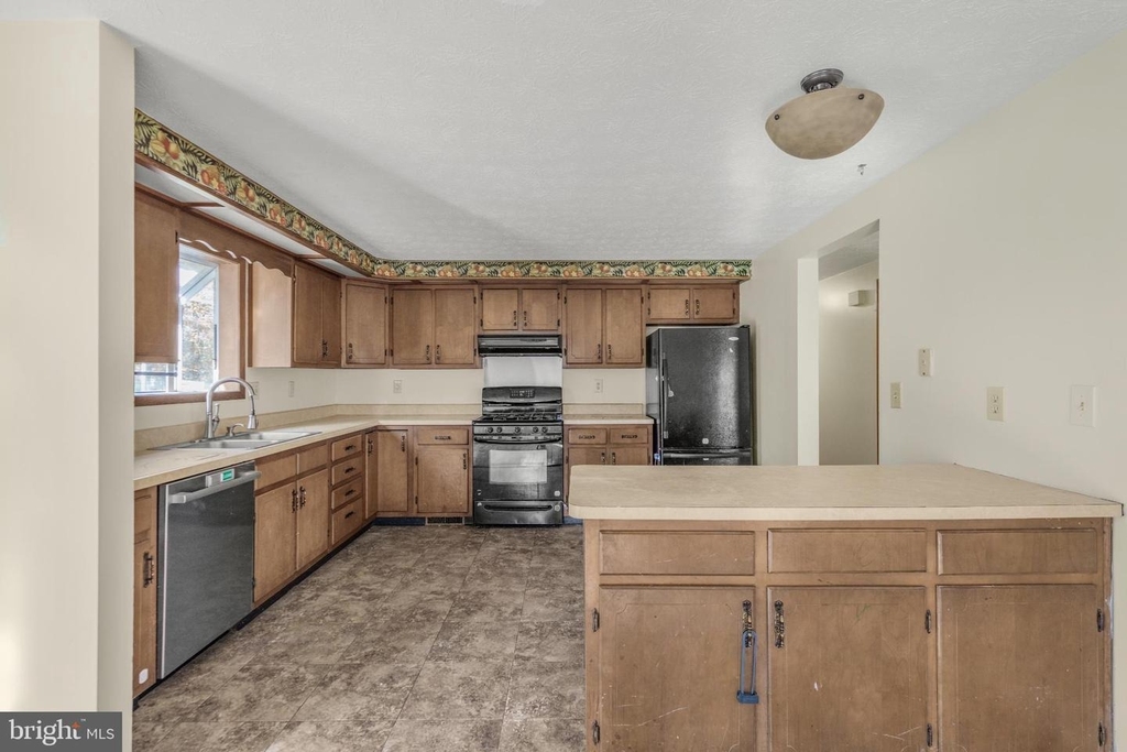 22397 Armstrong Drive - Photo 22