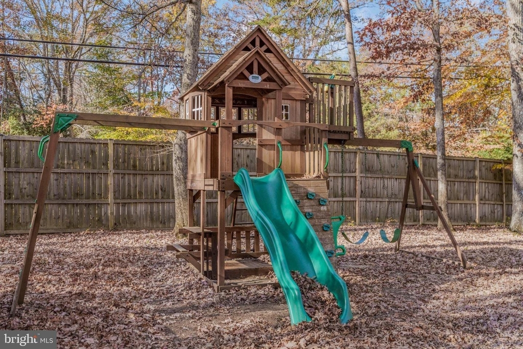 22397 Armstrong Drive - Photo 10