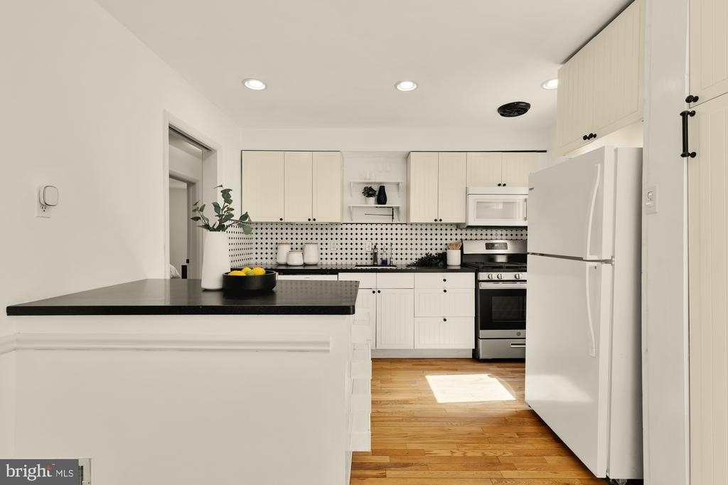 3111 63rd Place - Photo 18