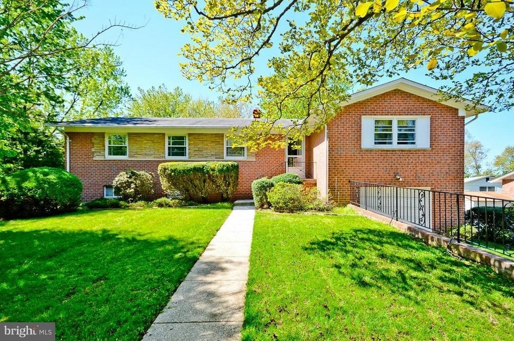 100 Mel Mara Drive - Photo 0
