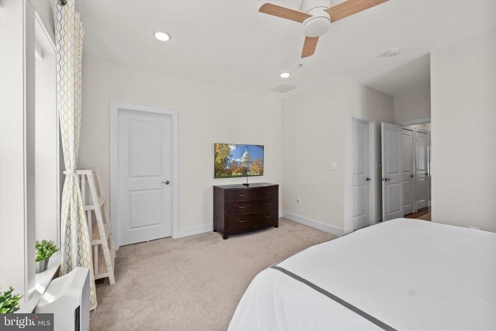 813 Rockwell Avenue - Photo 16