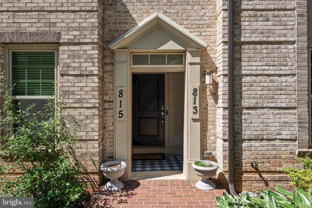 813 Rockwell Avenue - Photo 1